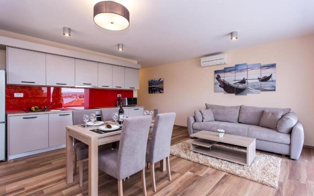 Apartments Marina Malinska Ngoại thất bức ảnh