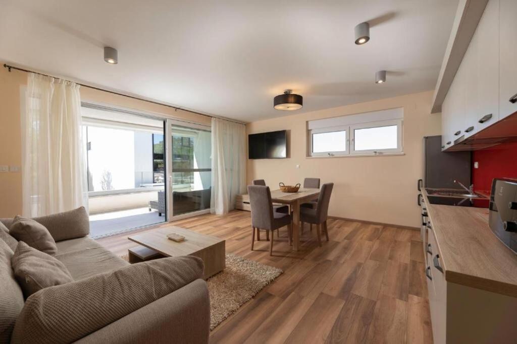 Apartments Marina Malinska Ngoại thất bức ảnh